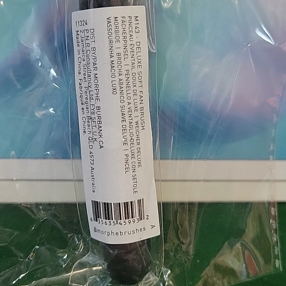 Morphe Black Handle Fan Brush with Cream Bristles
